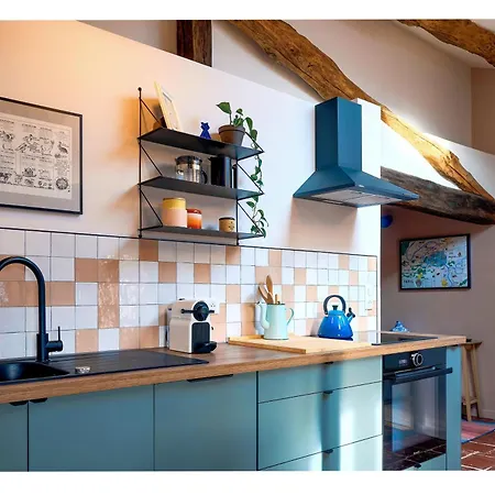 Le Petit Balcon Bleu