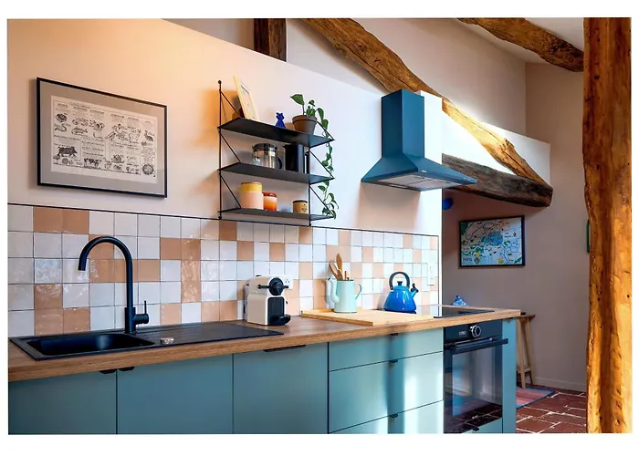 Le Petit Balcon Bleu